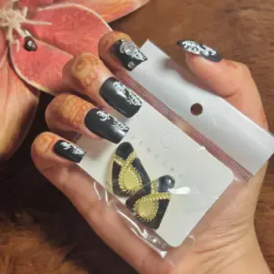 black and gold fashion earring