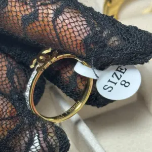 CHANEL finger ring